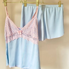 Baby Doll Princesa: Microfibra Premium Azul celeste e Renda Rosa Bebê