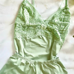 Baby Doll Hortelã: Poliamida Premium Verde Claro queimado com acabamento em Renda
