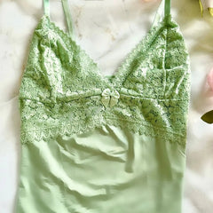 Baby Doll Hortelã: Poliamida Premium Verde Claro queimado com acabamento em Renda